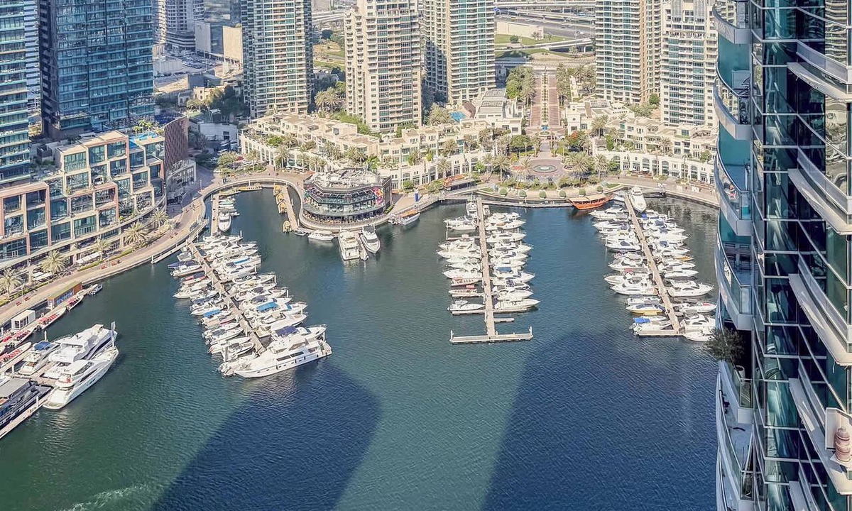 Dubai Marina Apartment | Luxury 2BR Plus Maids, High-Floor Marina Views