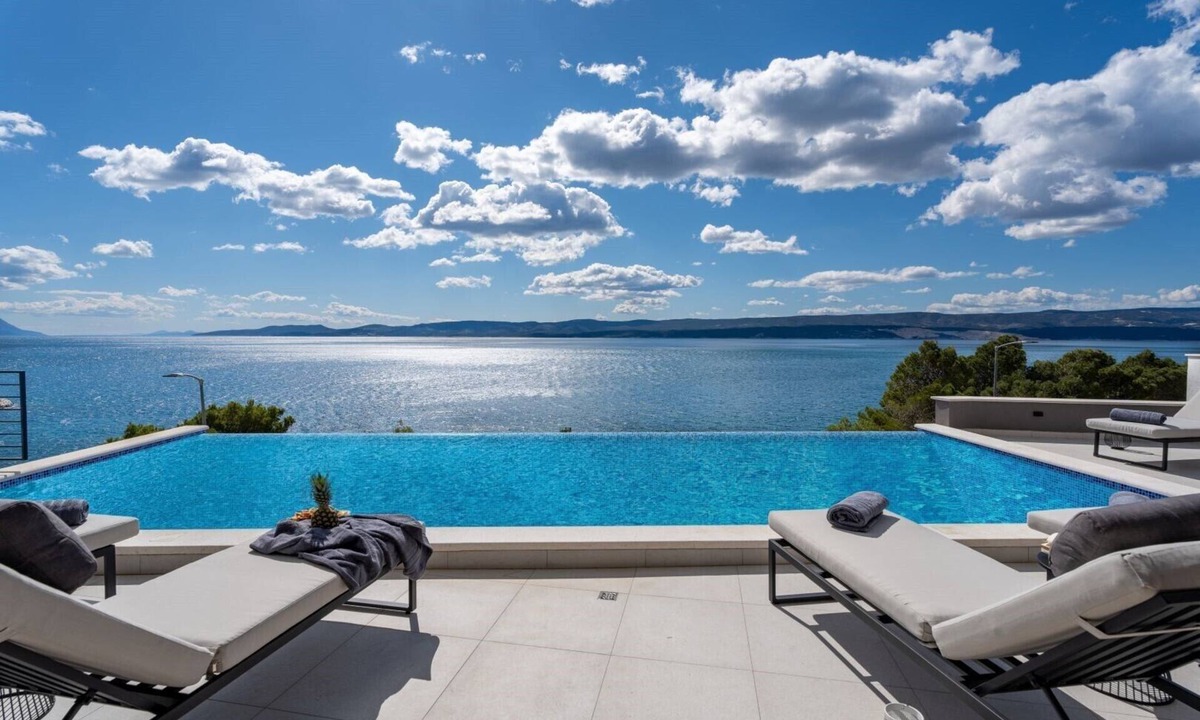 Lokva Rogoznica Villa | Luxury Beachfront Villa Euphorica Omis with Pool