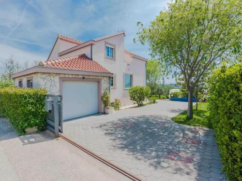Zemunik Donji House | Luxury Dalmatian Villa with Pool