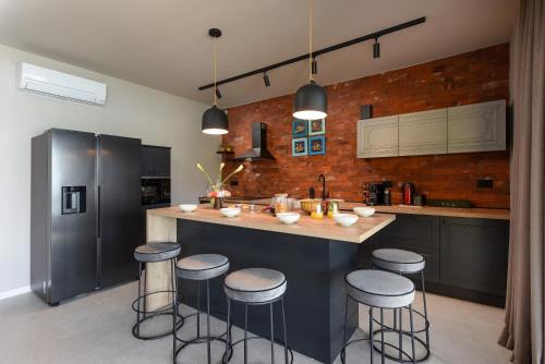 Zdrelac Villa | Luxury Feel Good House by the Sea with the Pool