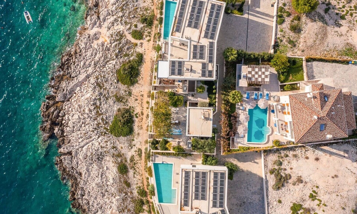 Rogoznica Villa | Luxury Seafront Villa Castello Rogoznica with Pool