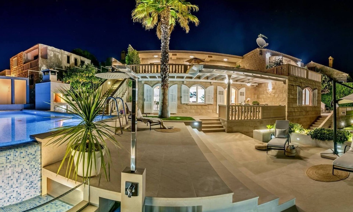 Selca Villa | Luxury Seafront Villa Stone Castle Brac with Pool
