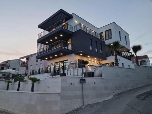 Okrug Gornji Villa | Luxury Villa Adriatica-*Heated Pool-Sauna-Jacuzzi*