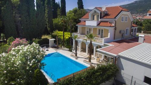 Kastel Stari Villa | Luxury Villa Aveline Heated Pool & Sauna Near Beach Trogir Area