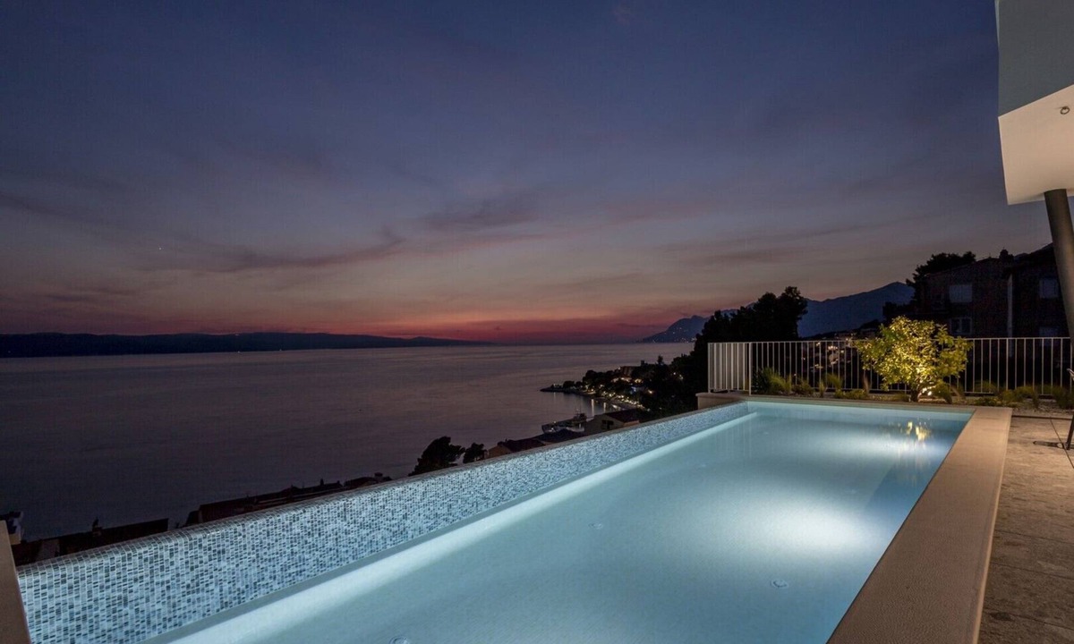 Brela Villa | Luxury Villa Brela 1 with private pool, private parking, children are welcomed, pets are allowed in Brela, Croatia