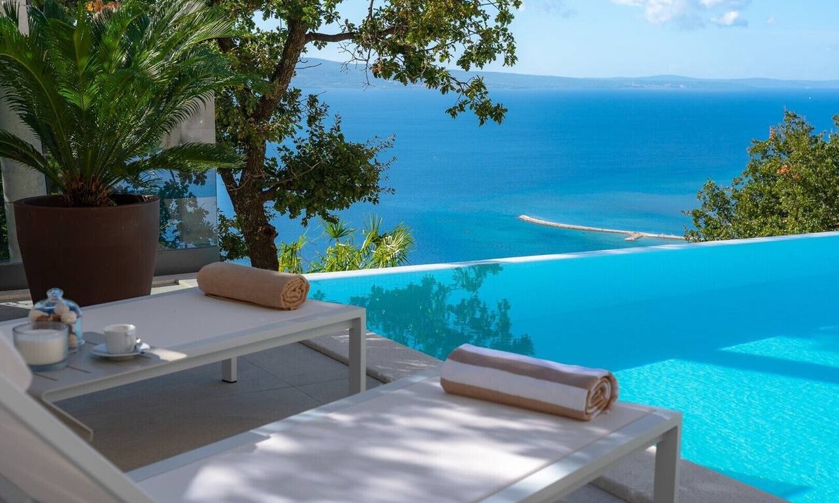 Borak Villa | Luxury Villa La Mirada