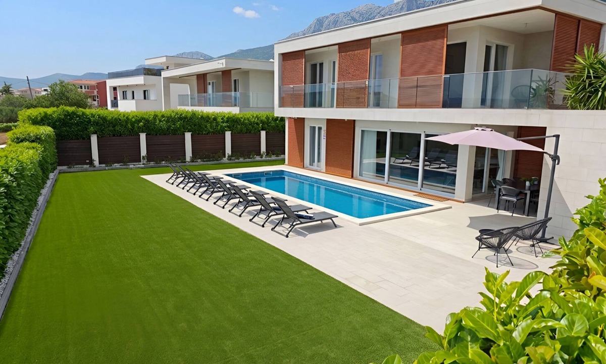 Kastel Gomilica Villa | Luxury Villa Sheley with private heated pool-Split