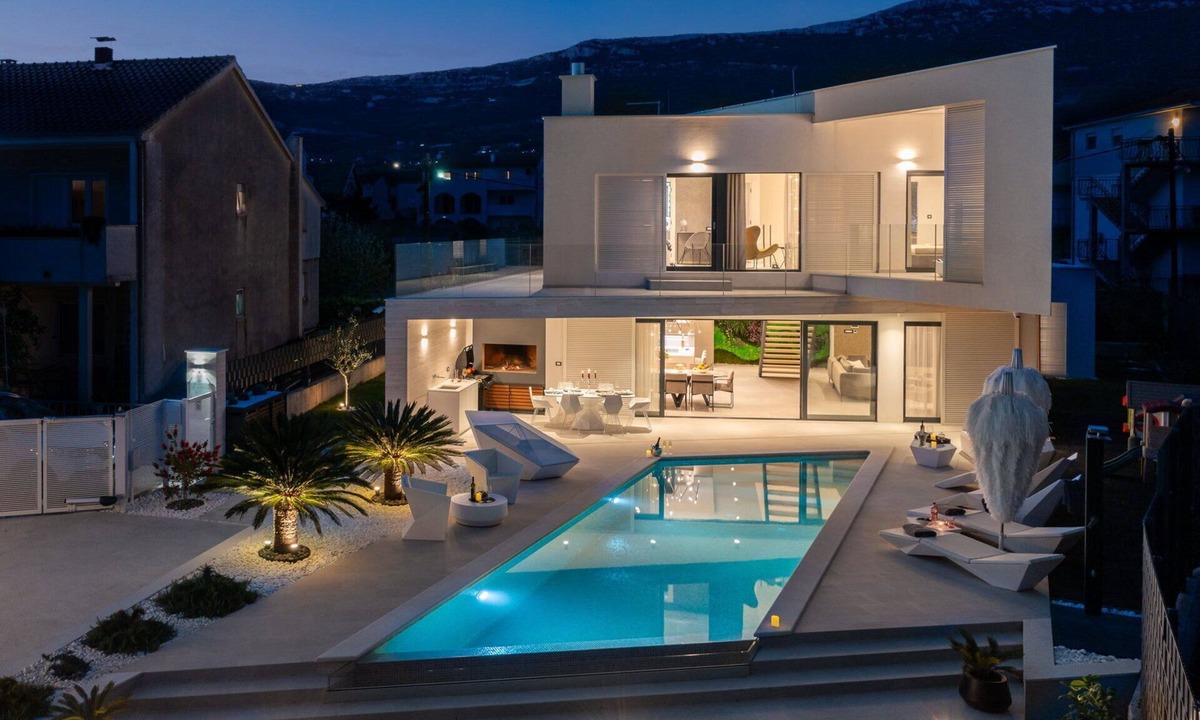Kastel Novi Villa | Luxury Villa Sun Rays with Infinity Pool