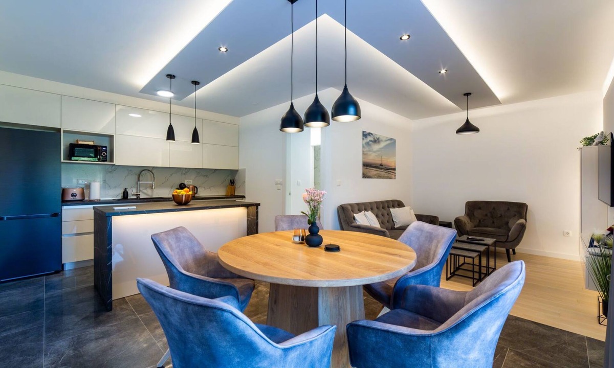 Znjan Apartment | Luxus-Wohnung Riela by Interhome