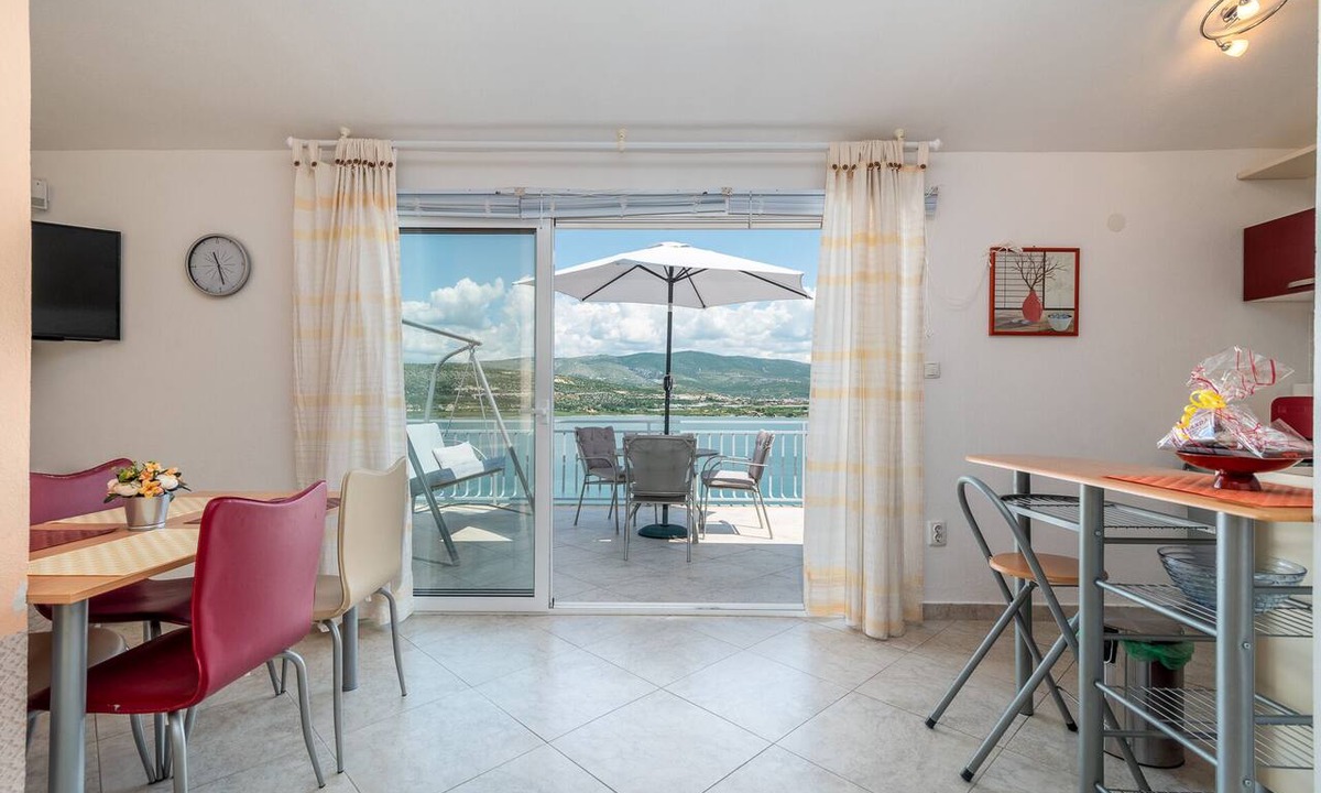 Mastrinka Apartment | Mandic - studio apt w/stunning sea view terrace & only 100m from the beach