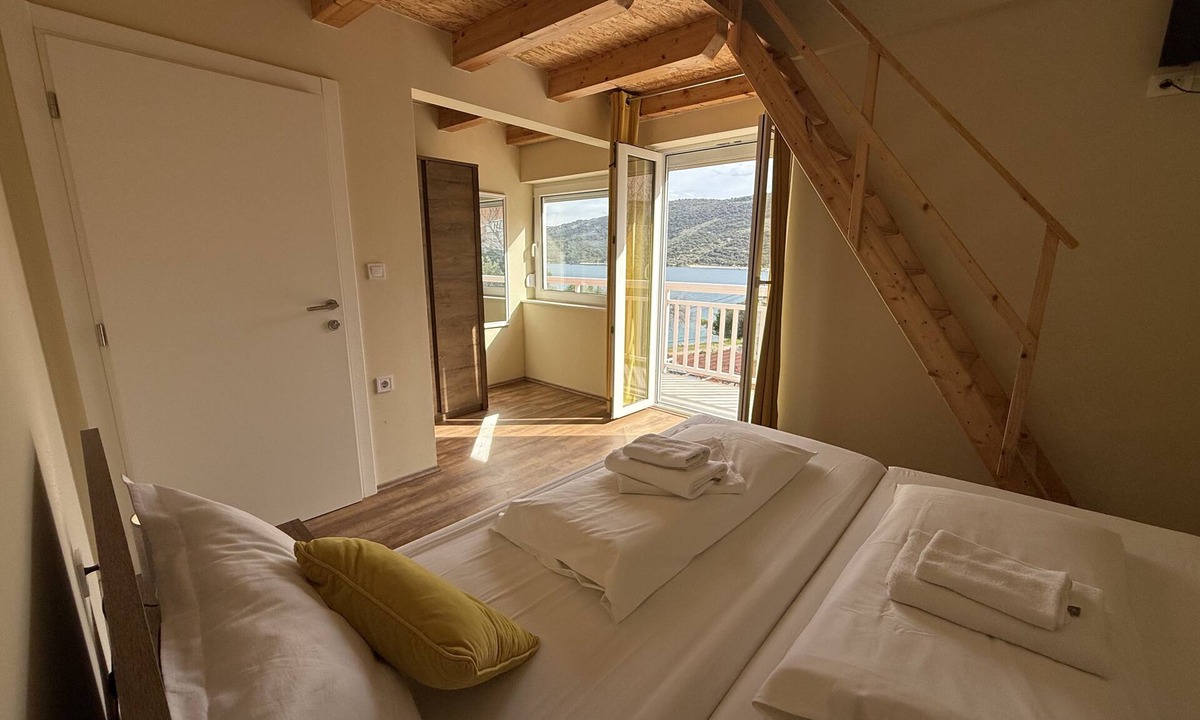 Marina Hotel | Max Gastro Beach House