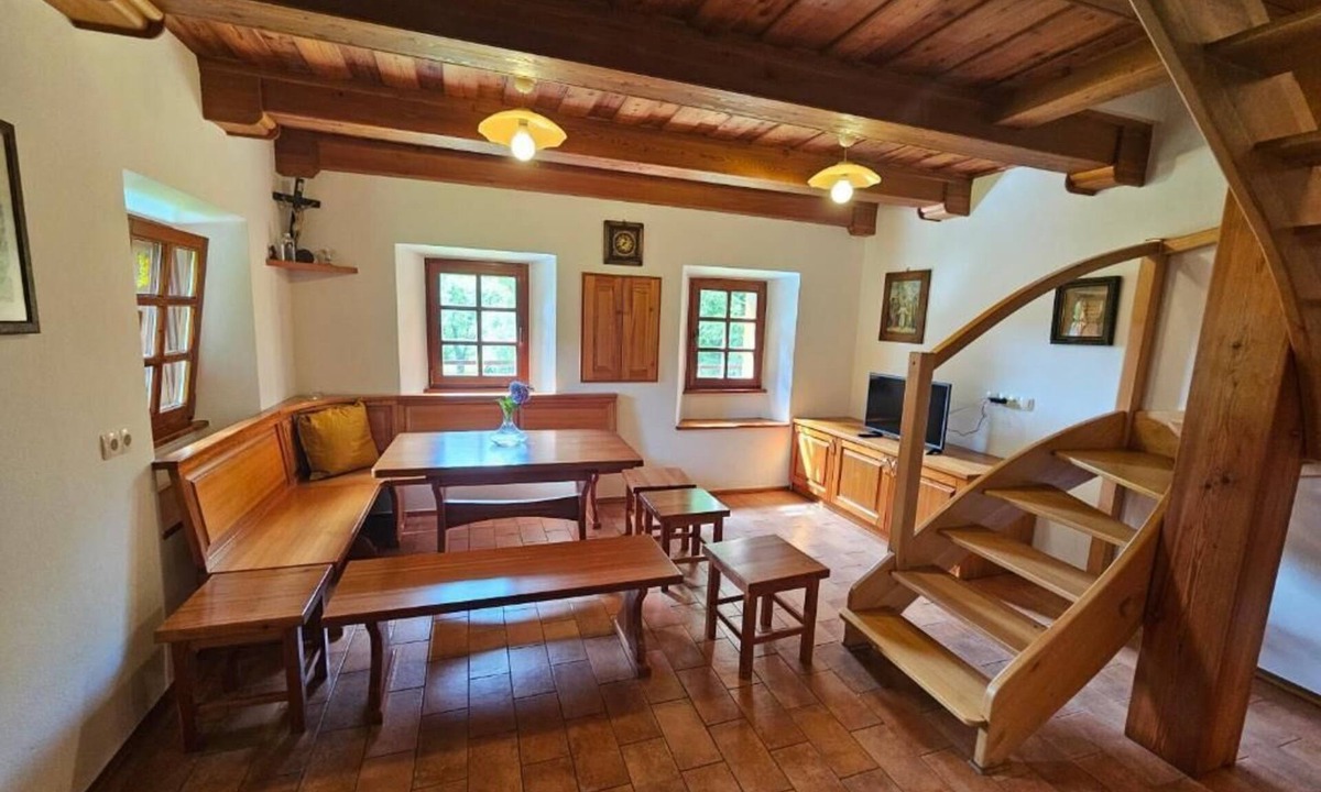 Dolenjske Toplice House | Mežnarija Cerovec