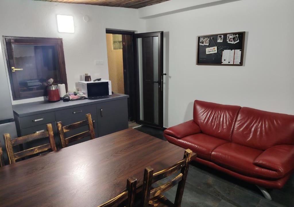 Bosana Apartment | Mila's Pet Friendly Holiday House Heated Huge Terrace BBQ