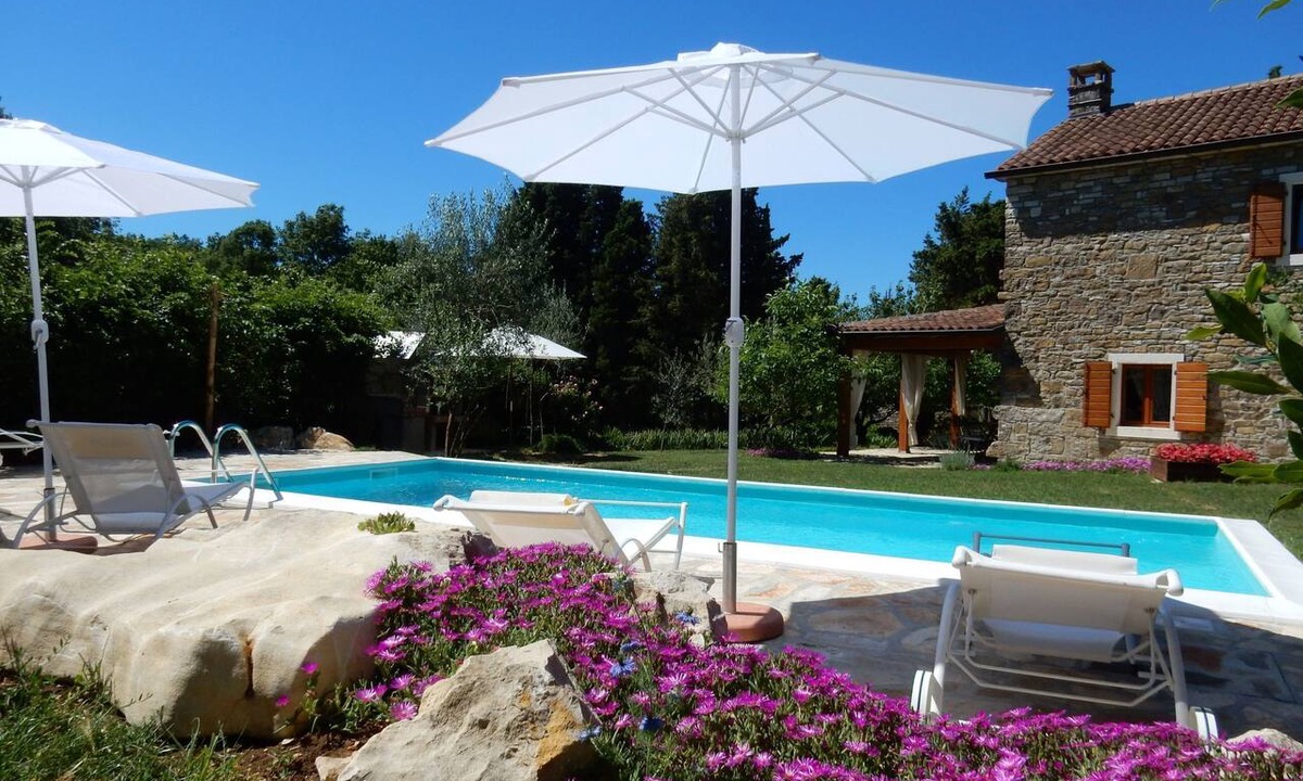 Momjan House | mit privatem Pool by Interhome