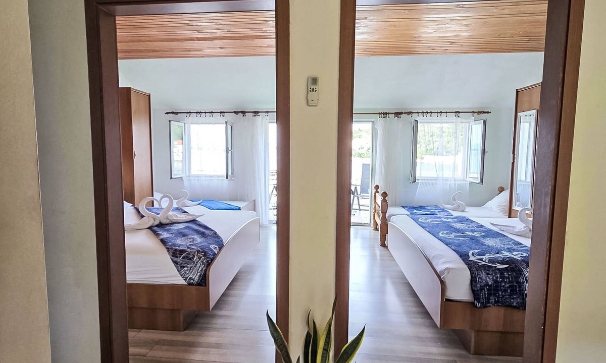 Racisce Apartment | mit Wasserblick by Interhome