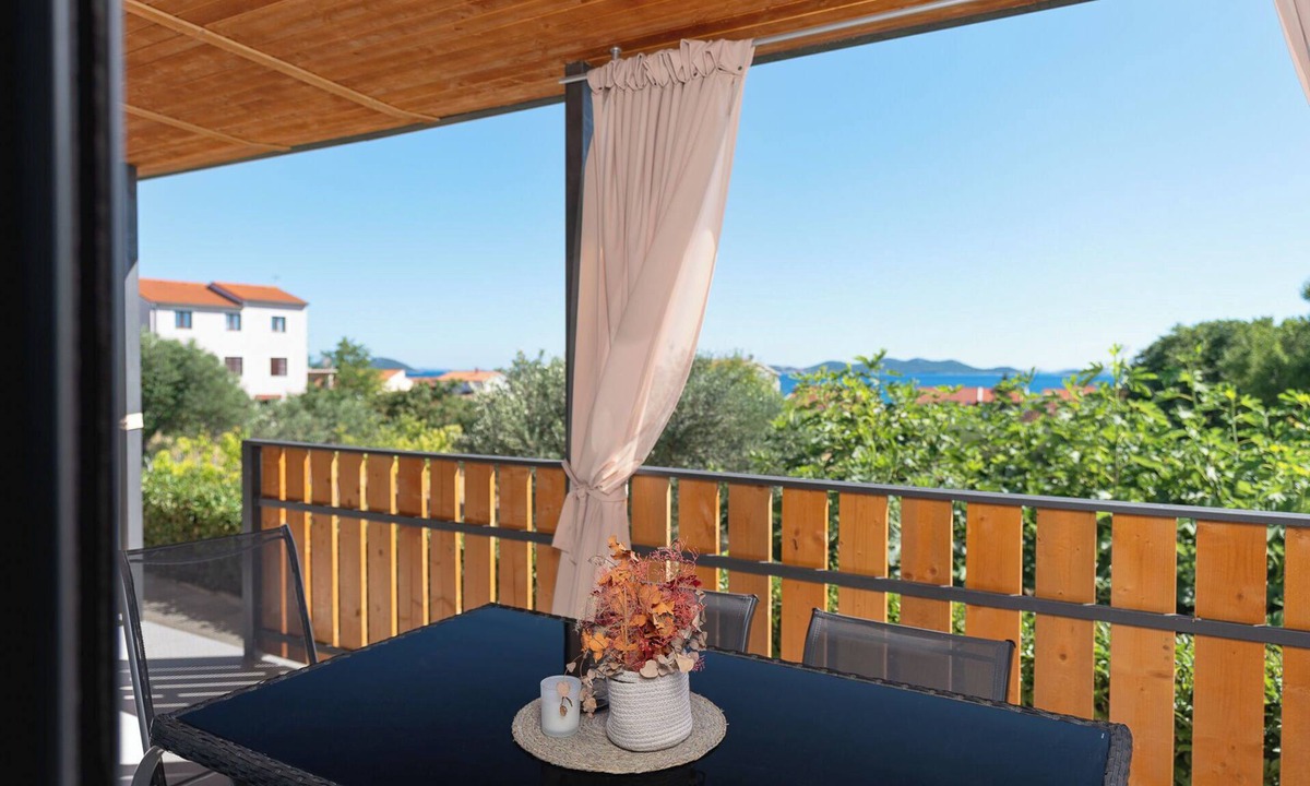 Pakostane Apartment | Mobile home Flora 2 (84021-A1) - Pakostane