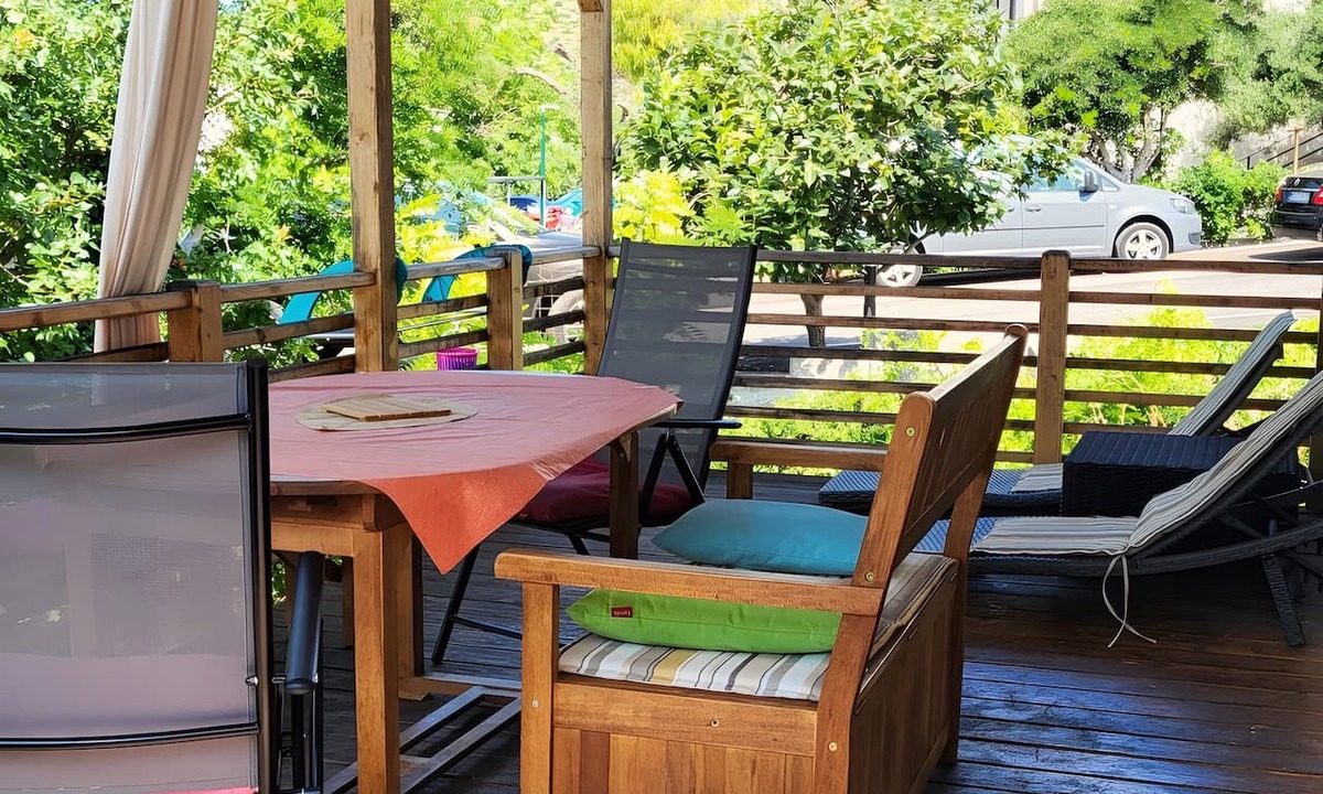 Blato House | Mobile Home 'Kućica Br. 3 Plava' with Sea View, Wi-Fi and Air Conditioning