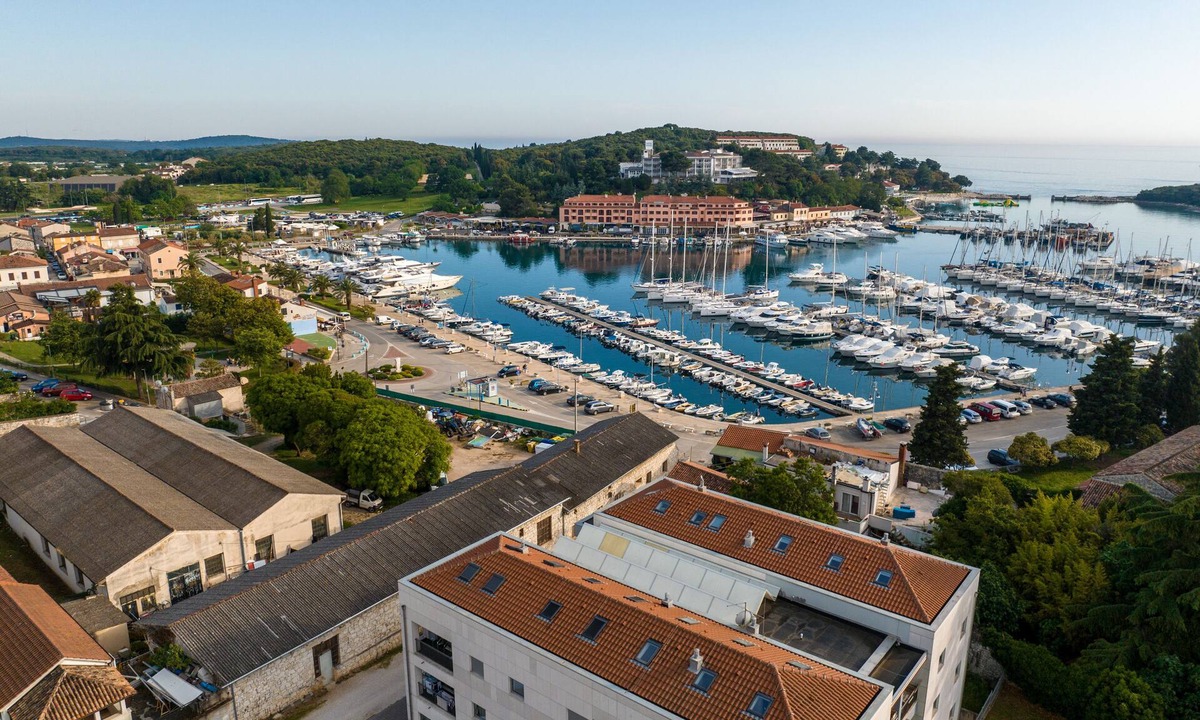 Vrsar Apartment | Modern apartment directly at the marina Vrsar and 300m from the beach