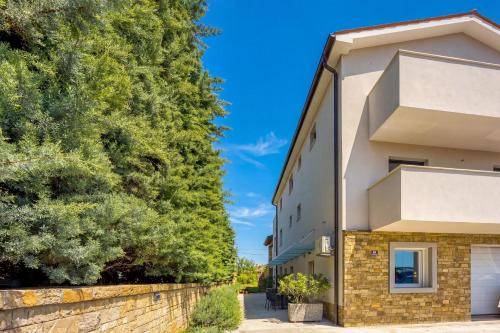 Koper Apartment | Modern Apt Deni- Terrace & Private Parking - Happy Rentals