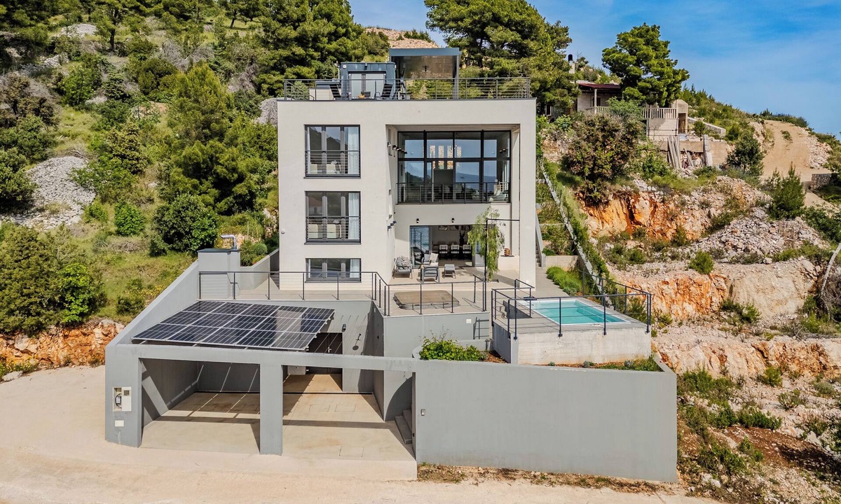 Nerezise Villa | Modern beachfront villa in exceptional seculed bay with pool