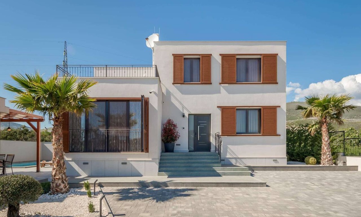 Solin Villa | Modern Escape Villa with Private Pool