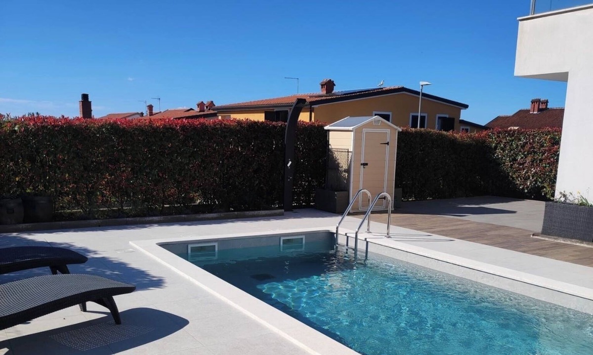 Novigrad House | Moderne Villa in Ruhiger Lage mit Garten für 6 P., 500m zum Strand, 2 Parkplätze
