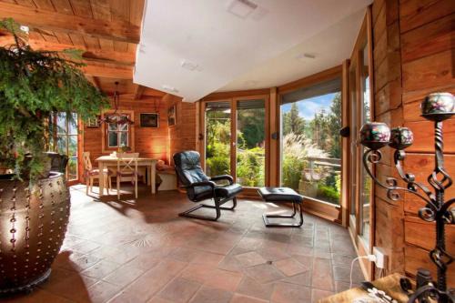 Slovenj Gradec Ski Chalet | Mountain Chalet Podgorje with Pool - Happy Rentals