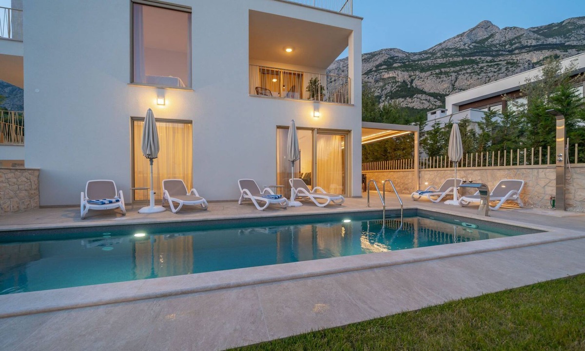 Zelenka House | Neue Villa Adore by Interhome