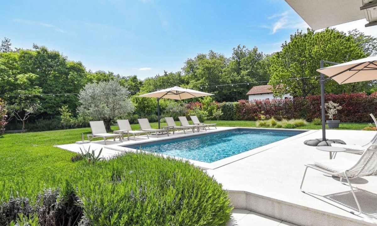 Fiorini Villa | New Villa F2 Fiorini with pool - near the sea