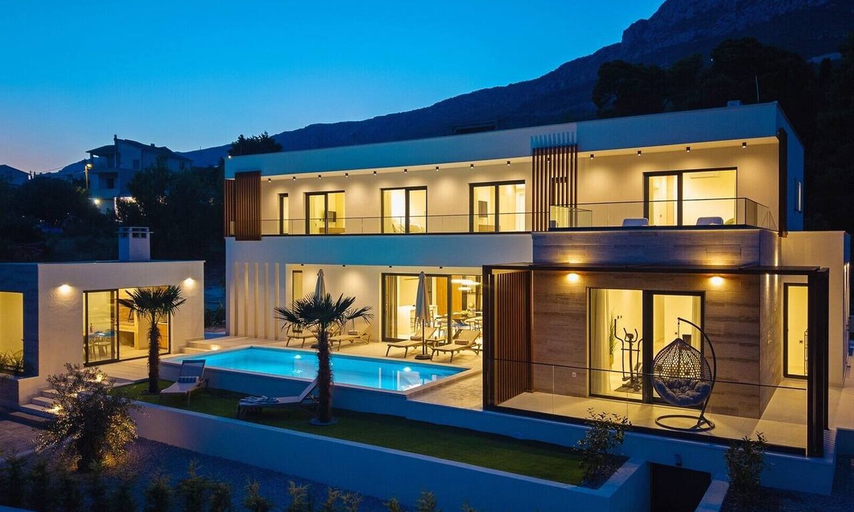 Kastel Gomilica Hotel | NEW! Villa Star with sea views, 2km from the beach