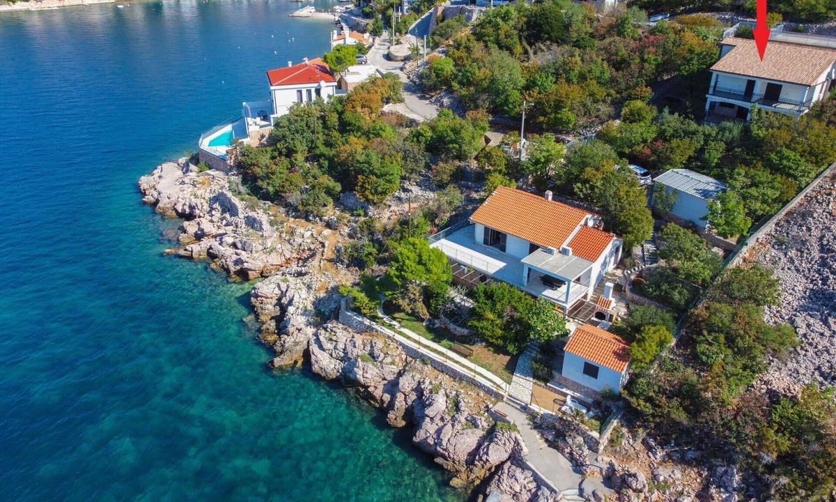 Senj Apartment | Nice apartment for 4 guests with A/C, WIFI, TV, terrace and pets allowed