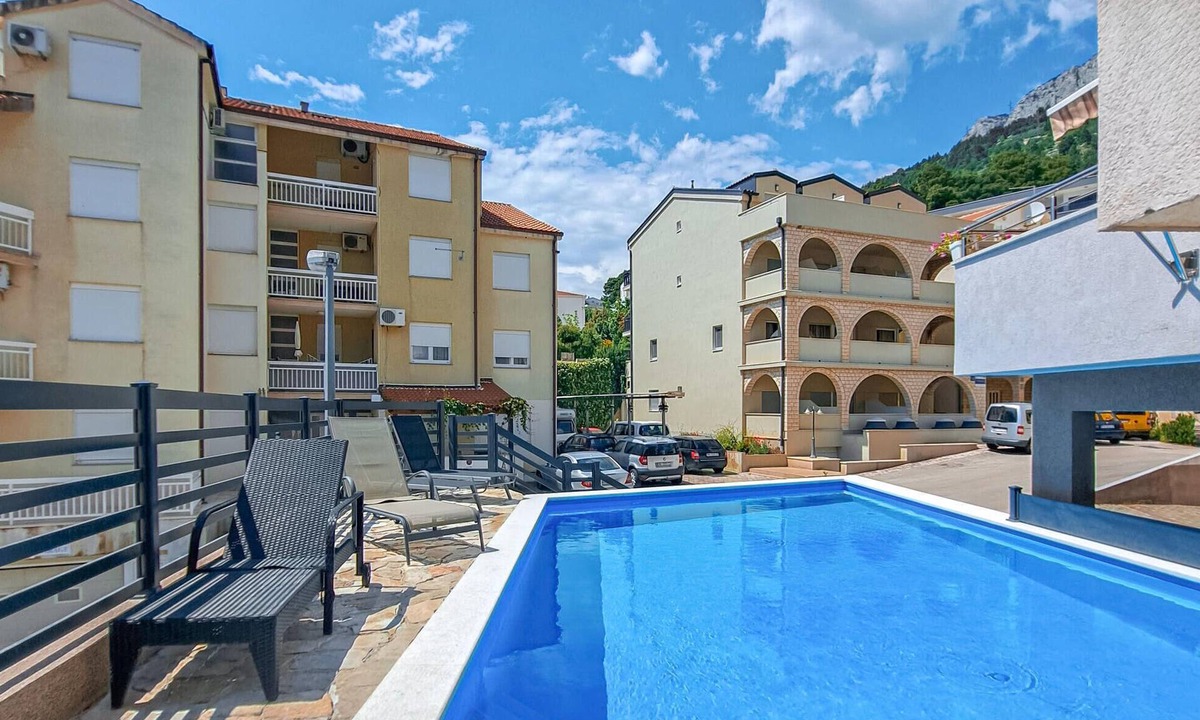 Baska Voda Apartment | Nice apartment in Baska Voda