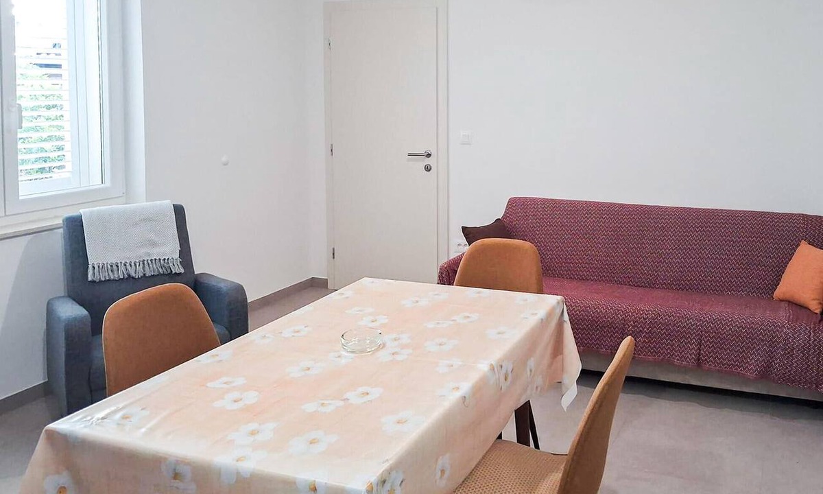 Vrpolje Apartment | Nice apartment in Makarska with WiFi