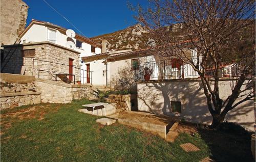 Plomin Apartment | Nice Apartment In Plomin With Wifi