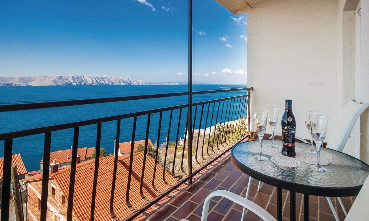 Vratarusa Apartment | Nice apartment in Senj with house sea view
