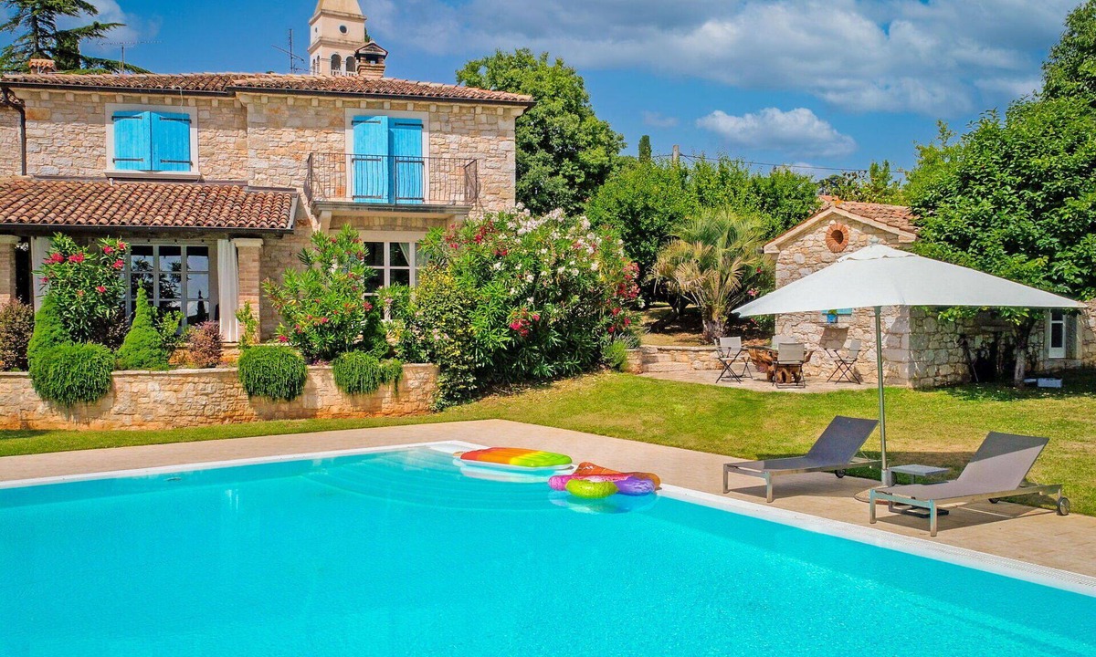 Kastelir-Labinci House | Nice apartment in villa for 4 people with WIFI, A/C, pool, TV and terrace