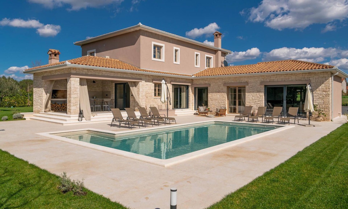 Gracisce House | Nice home in Grzici with private swimming pool, can be inside or outside