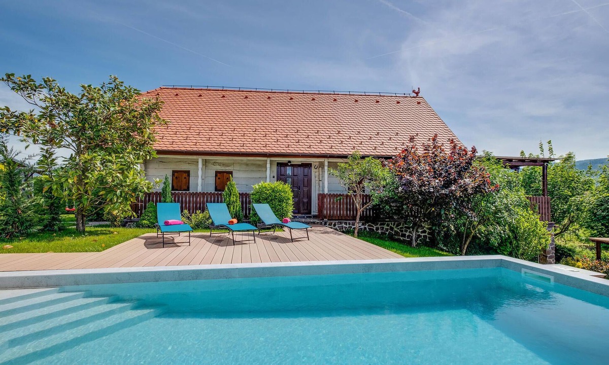 Bistra House | Nice home in Jakovlje with sauna