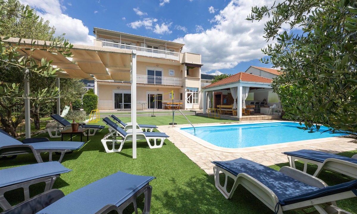 Kastel Luksic House | Nice home in Kastel Luksic with sauna
