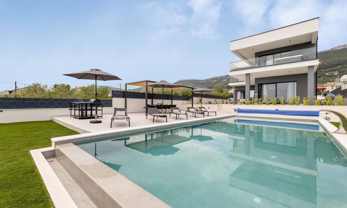 Kastel Stari House | Nice home in Kastel Stari with sauna