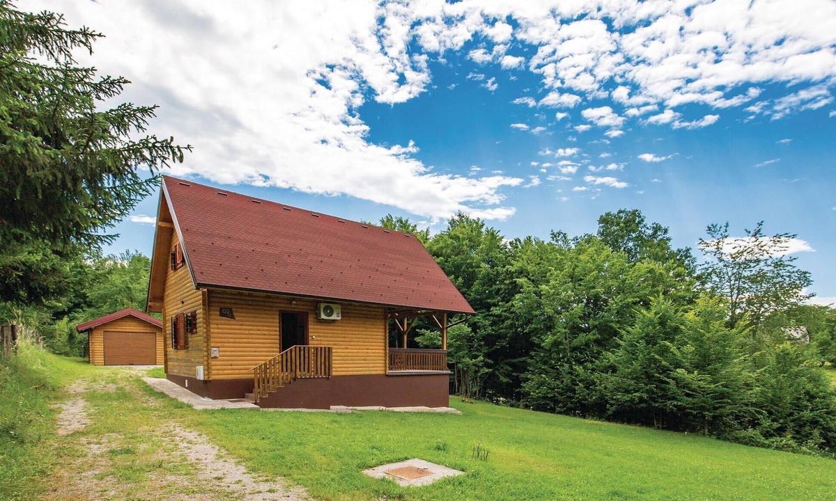 Gospic House | Nice home in Licki Osik with ethernet internet