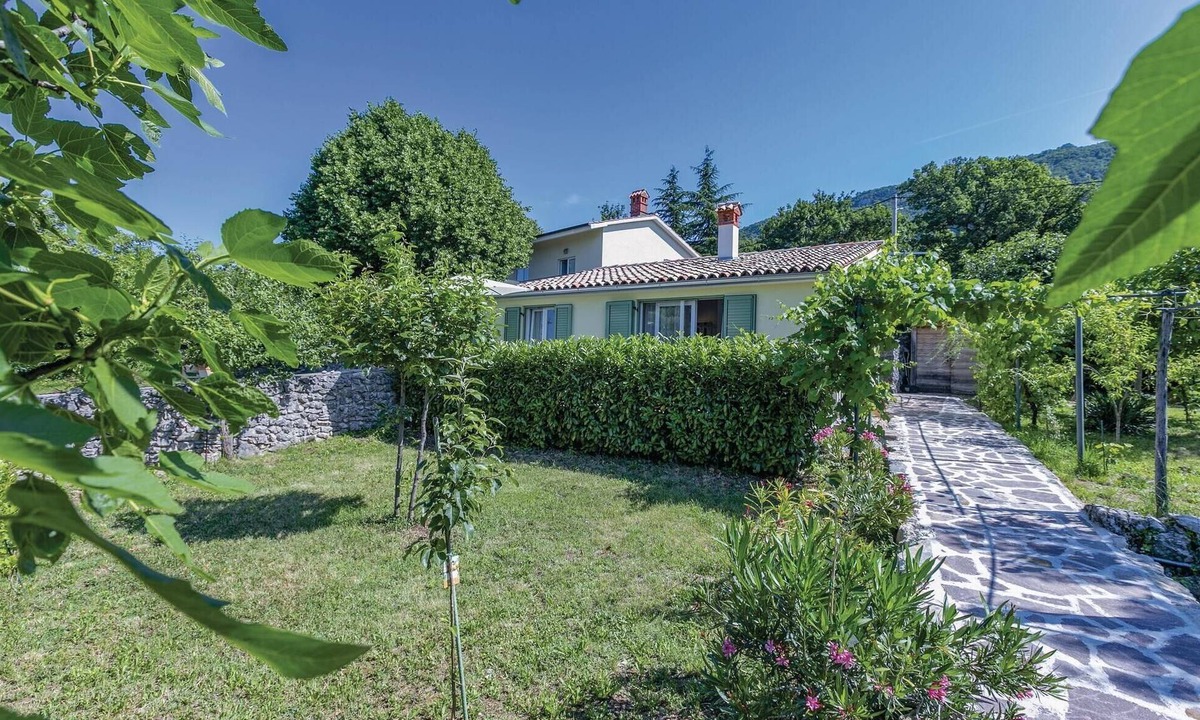 Lupoglav House | Nice home in Lupoglav with WiFi
