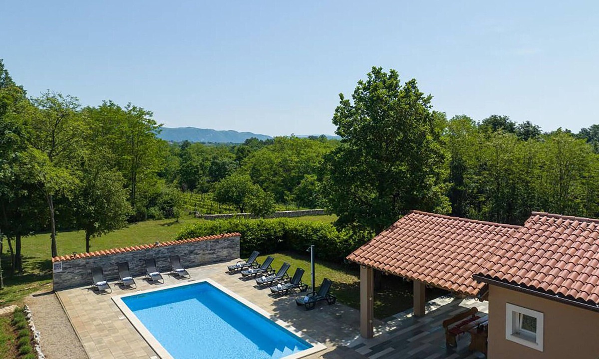 Zupanici House | Nice home in Nedescina