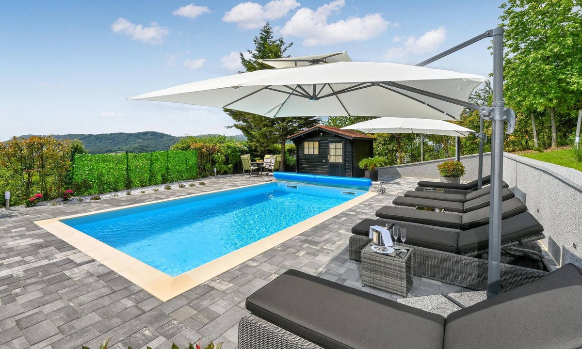 Novi Marof House | Nice home in Novi Marof with sauna