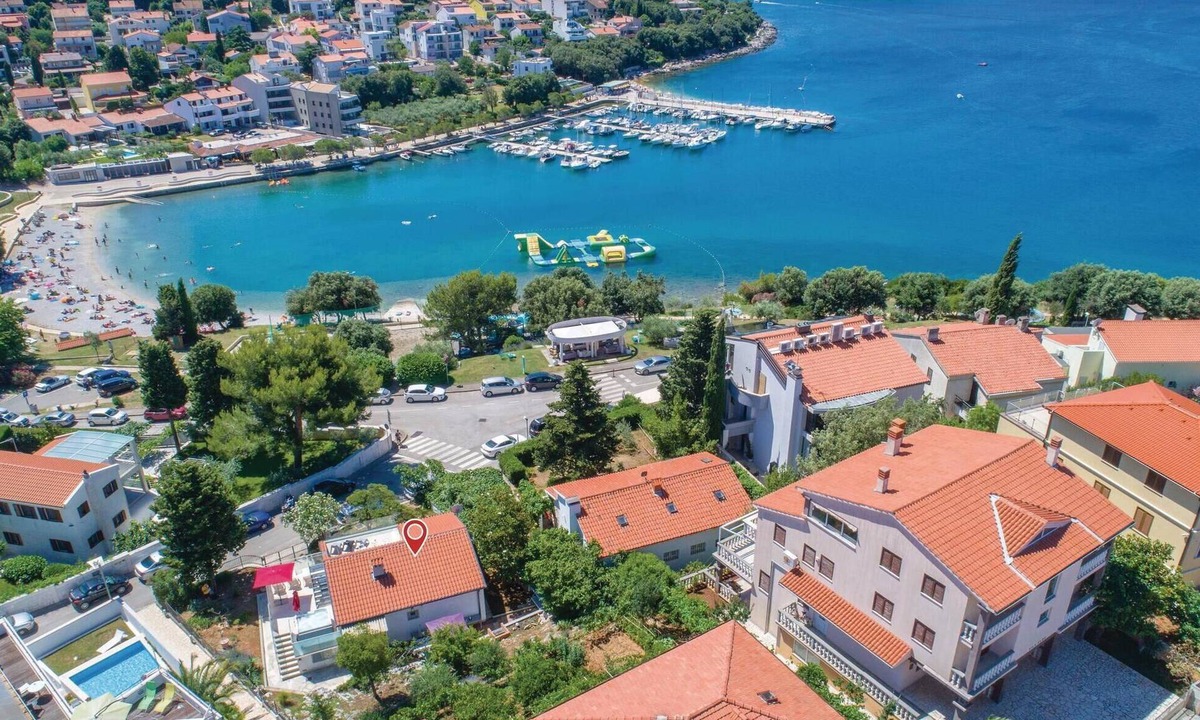 Pjescana Uvala House | Nice home in Pjescana Uvala with WiFi