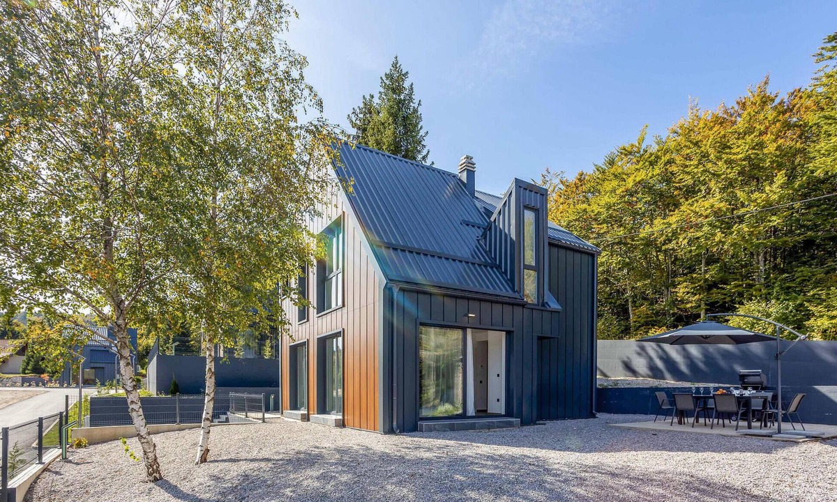Ravna Gora House | Nice home in Stari Laz with sauna