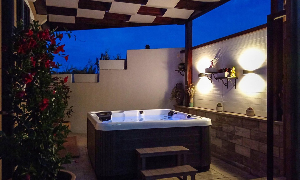 Sucuraj House | Nice home in Sucuraj with WiFi