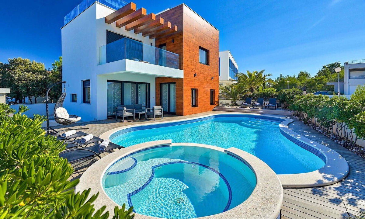 Zaton House | Nice home in Zaton with private swimming pool, can be inside or outside