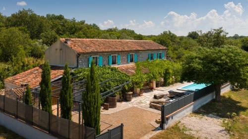Vardica Villa | Old House Grota by Villas Guide