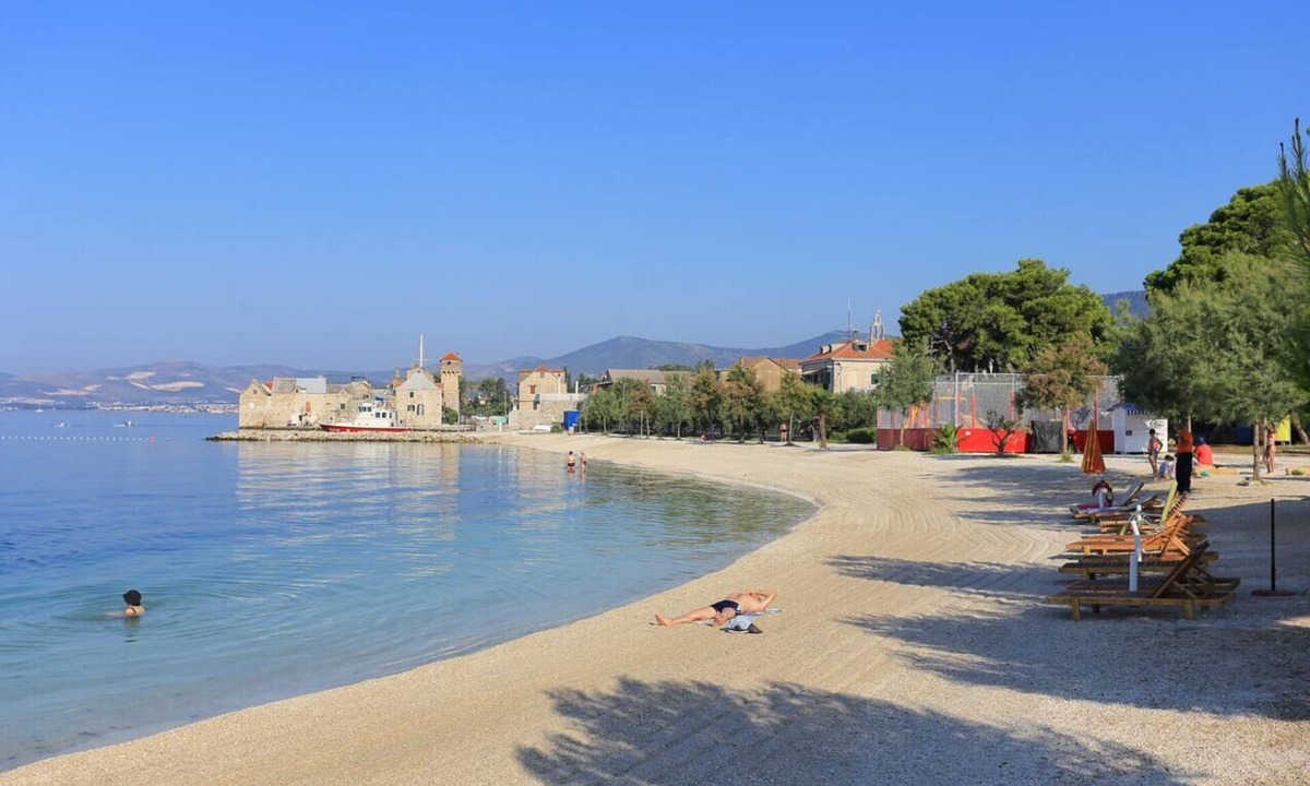 Kastel Gomilica Apartment | One bedroom apartment with terrace Kaštel Gomilica, Kaštela (A-22714-a)